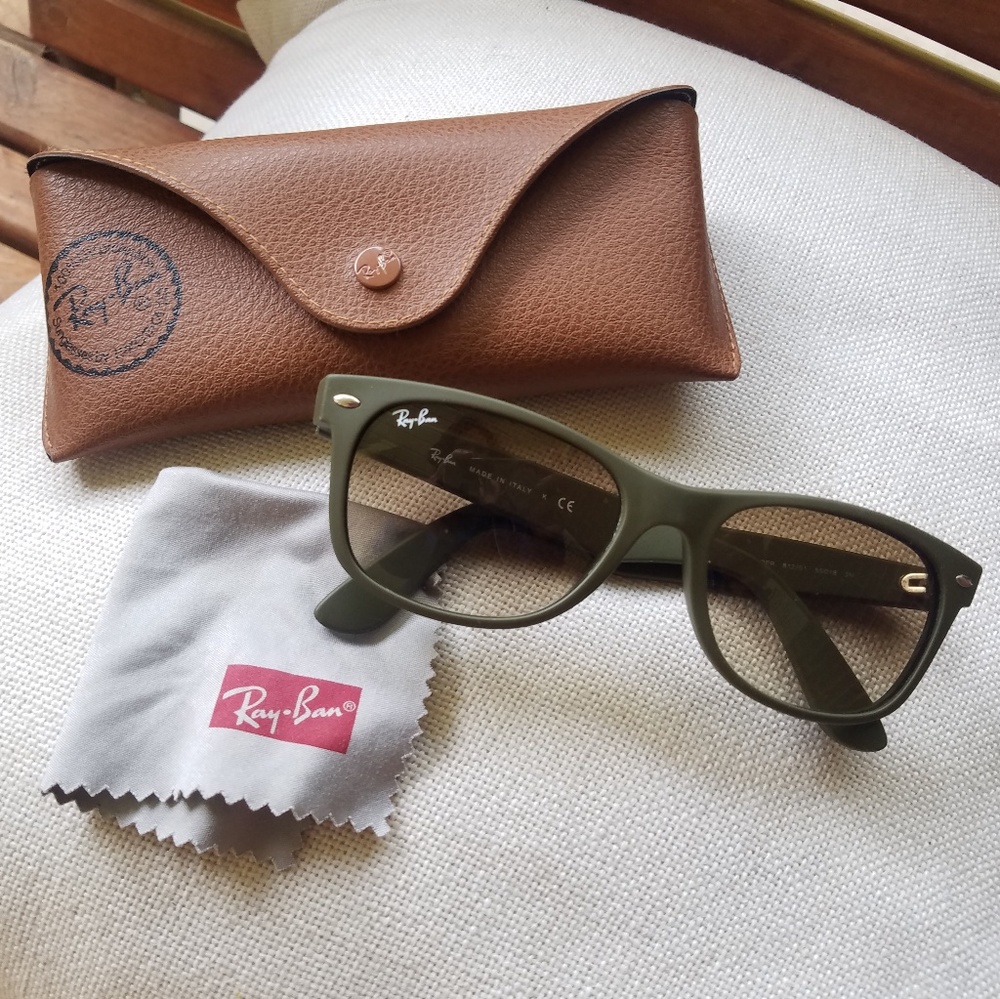 Ray-Ban Army Green New Wayfarer